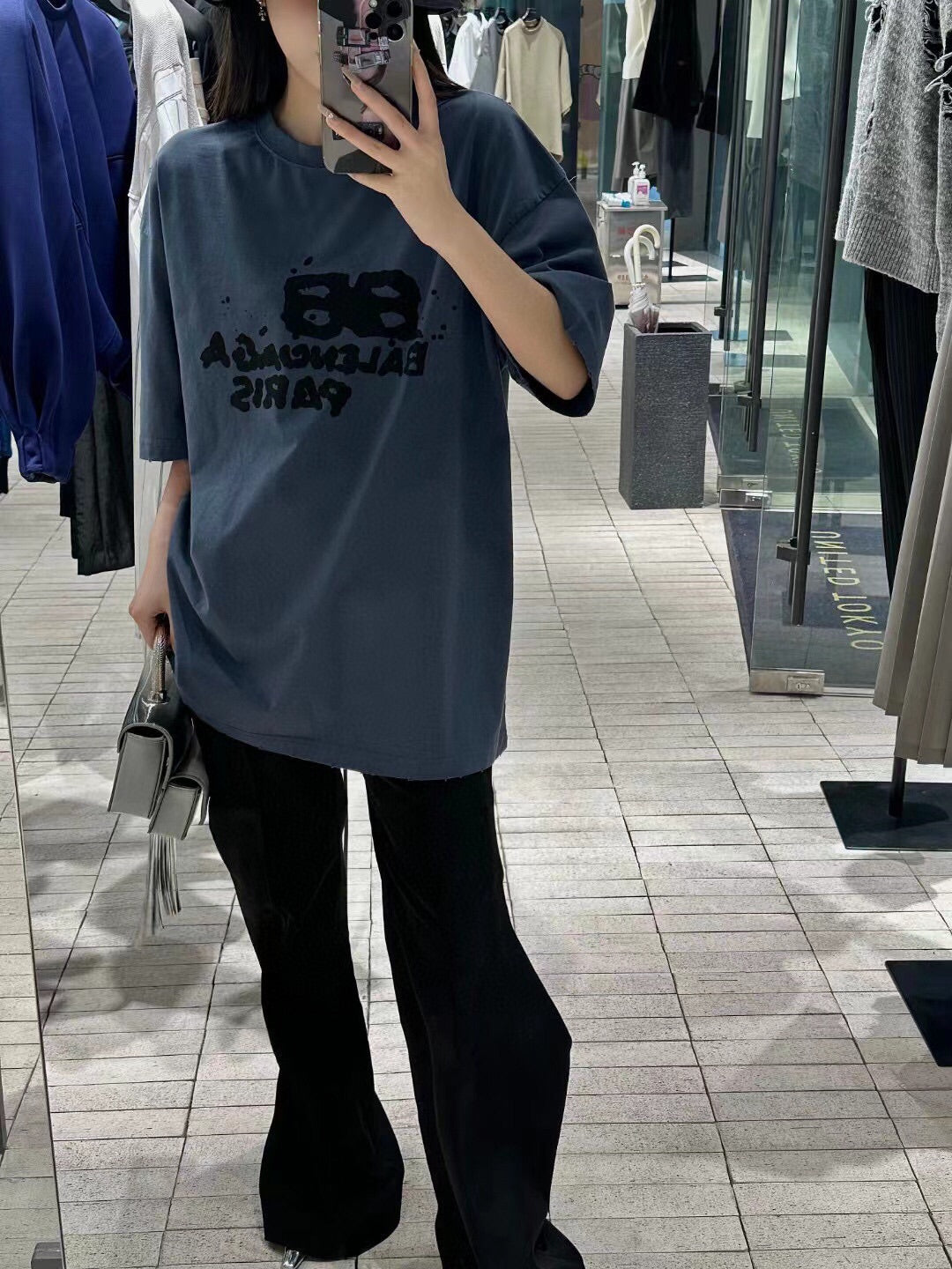 Camiseta Balenciaga con estampado de París