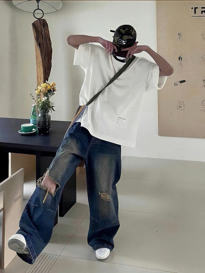 Camiseta blanca Balenciaga con detalle de etiqueta