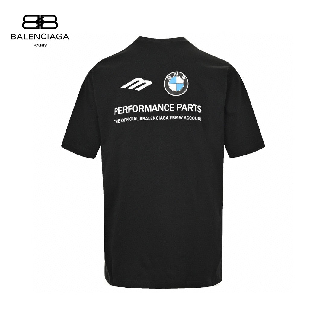 Balenciaga T-shirt - Black Unisex Streetwear Limited Edition - This Balenciaga t-shirt features a sleek black design. The front is adorned with a small,