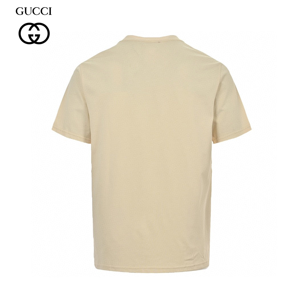 Gucci Dragon Graphic T-shirt (beige) Unisex Streetwear Limited Edition - This beige Gucci T-shirt stands out with its bold dragon graphic design. The top features