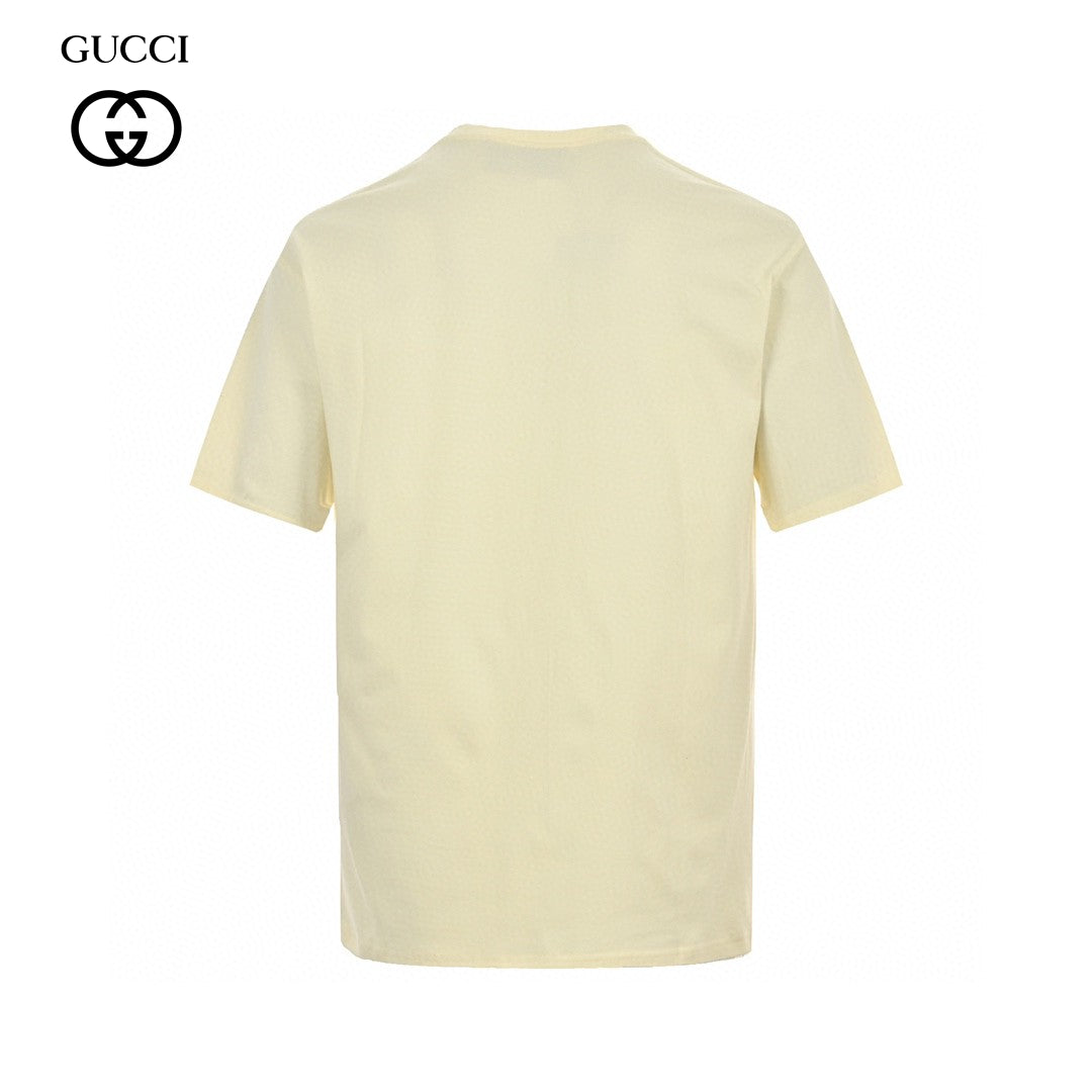 Gucci Interlocking Gg T-shirt - Cream Unisex Streetwear Limited Edition - This Gucci t-shirt features a minimalist design with the interlocking GG logo in green and