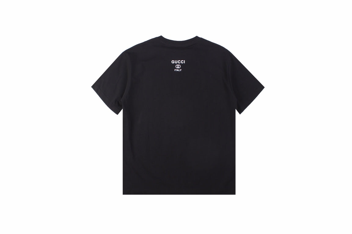 Gucci Sunglasses Graphic T-shirt - - Black Unisex Streetwear Limited Edition - This black Gucci t-shirt showcases a striking graphic of oversized sunglasses emblazoned across the chest.
