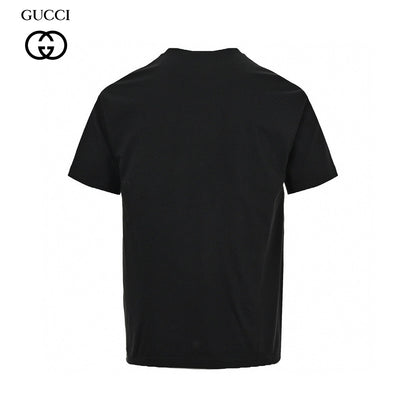 Gucci Dragon Graphic T-shirt (black) Unisex Streetwear Limited Edition - This black Gucci T-shirt features a striking dragon graphic, making it a standout piece in