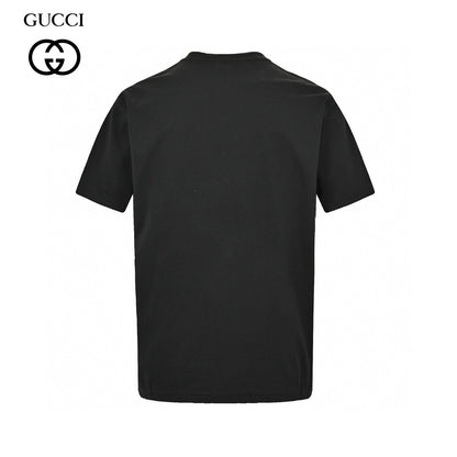 Gucci Apple Logo T-shirt (black) Unisex Streetwear Limited Edition - Add a fun and vibrant piece to your wardrobe with the Gucci Apple Logo T-Shirt.