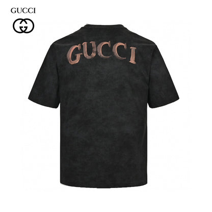 Camiseta Gucci con logo desgastado (negra)