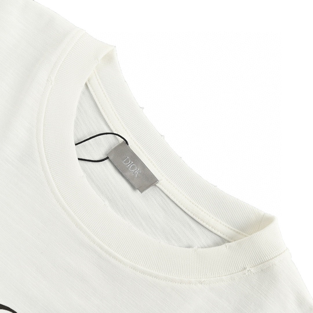 Dior 47 T-shirt - White Unisex Streetwear Limited Edition - <span>This Dior t-shirt features a white design with the bold 'Dior 47' graphic on the