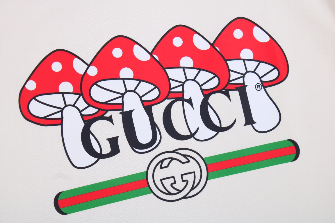 Camiseta Gucci con estampado de setas