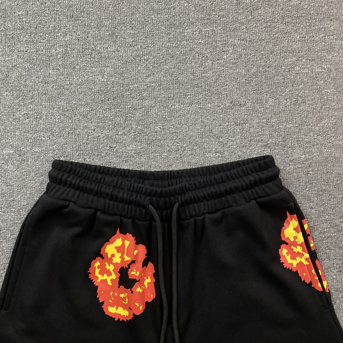 DENIM Tears - Offset Cotton Wreath Shorts - Black Unisex Streetwear Limited Edition