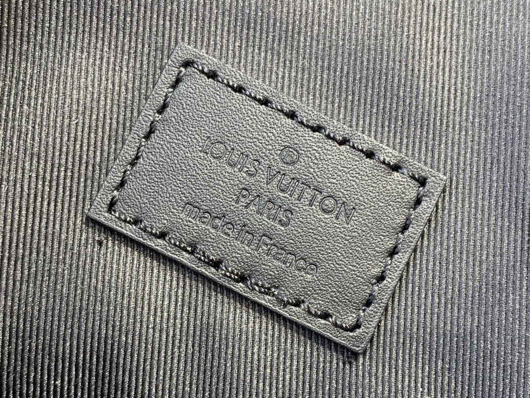 LOUIS VUITTON MONOGRAM ECLIPSE REVERSE PM GRAY - detail - replica sneakers