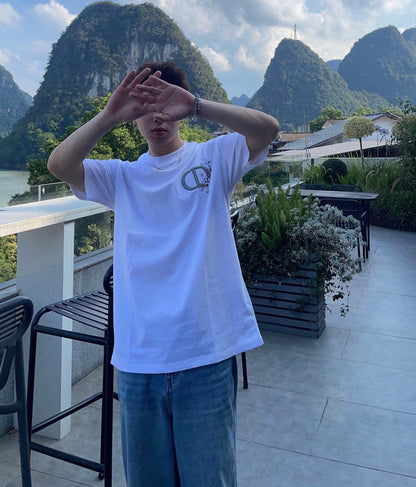 Camiseta Dior con el logo floral CD