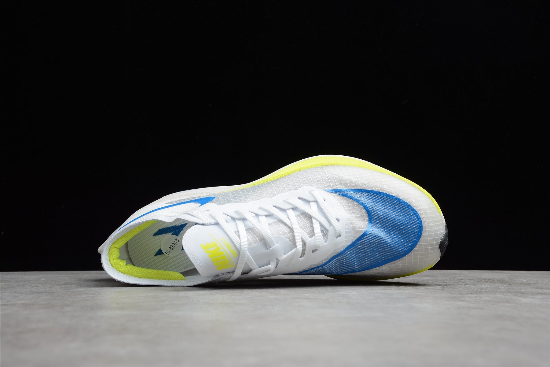 Zoom - Vaporfly Ne - T% 2 White blue And Yellow Unisex Streetwear Limited Edition - ### Nike ZoomX Vaporfly NEXT% 2 The Nike ZoomX Vaporfly NEXT% 2 is a top-of-the-line