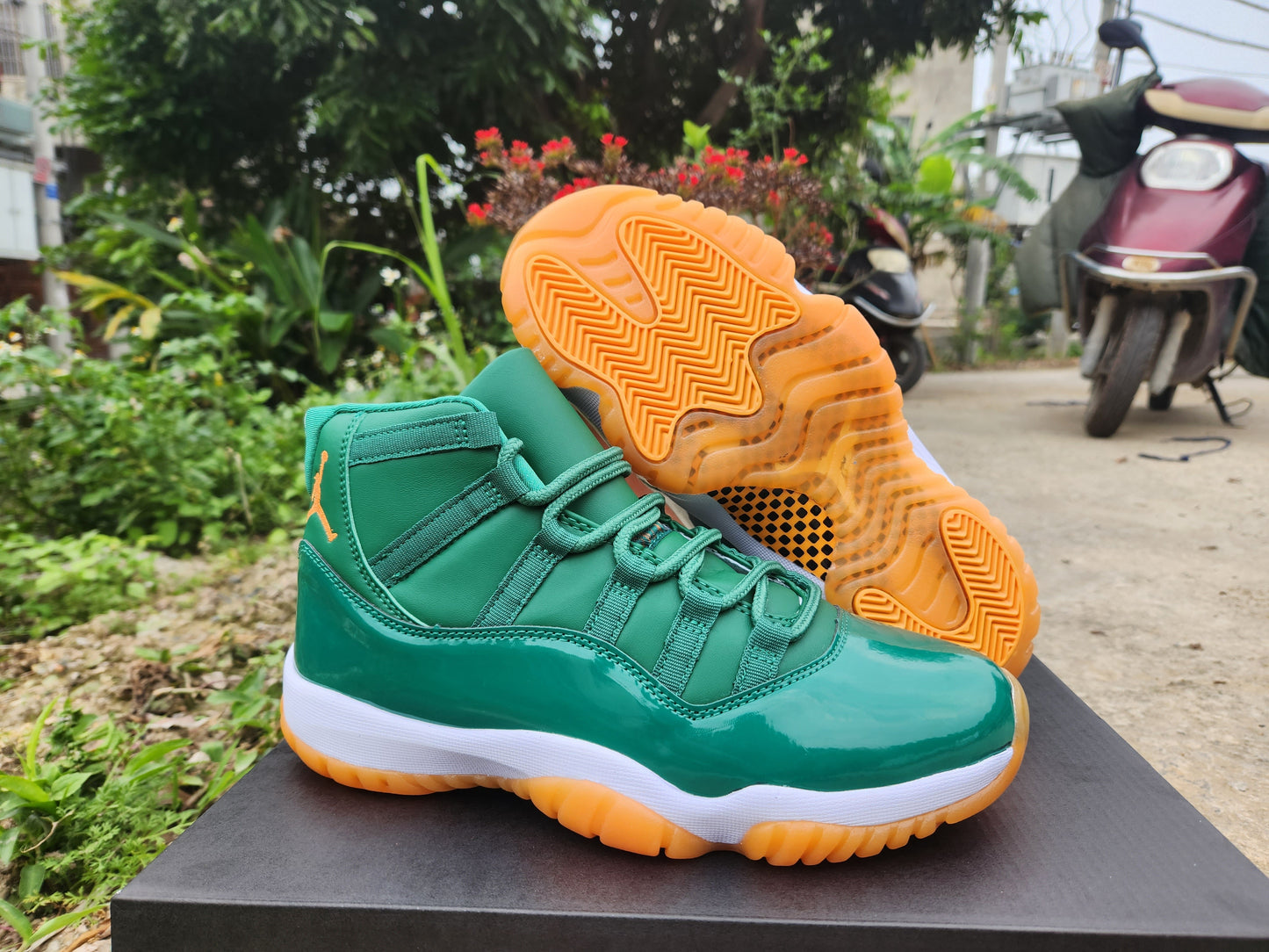 JORDAN 11 And Orange - Green Unisex Streetwear Limited Edition - The Air Jordan 11 'Green and Orange' is a bold and vibrant take on the