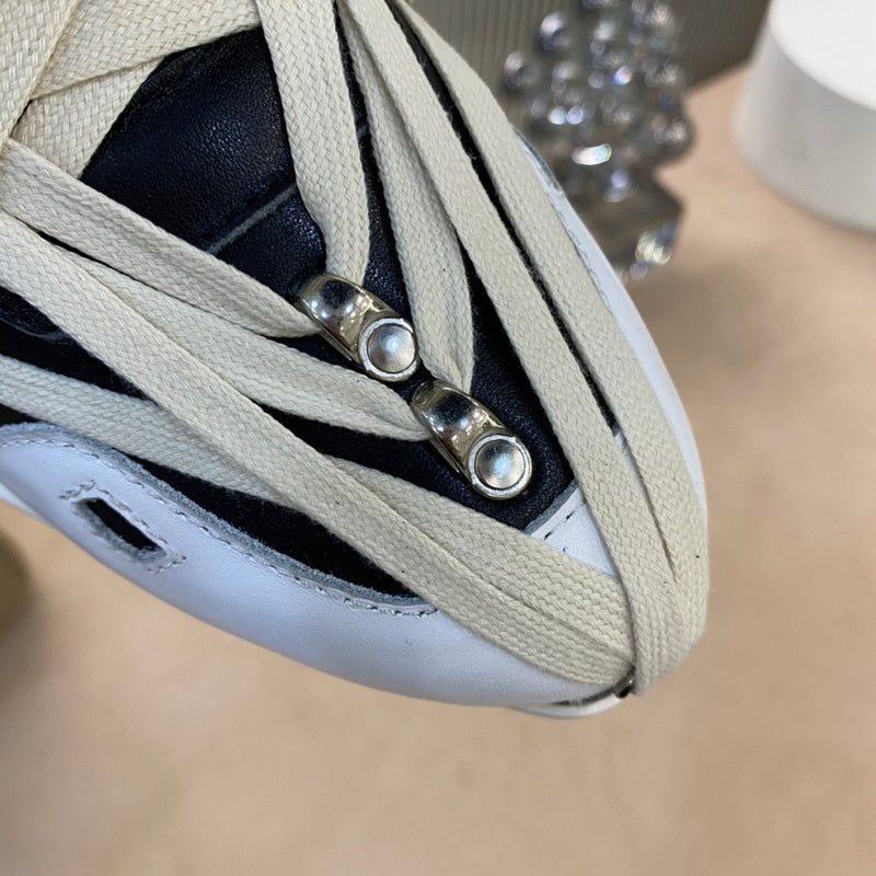 Innovative Wrap-lace Sneakers - Black Unisex Streetwear Limited Edition - **Innovative Wrap-Lace Sneakers** Introducing the ultimate in contemporary sneaker design, these wrap-lace sneakers are crafte