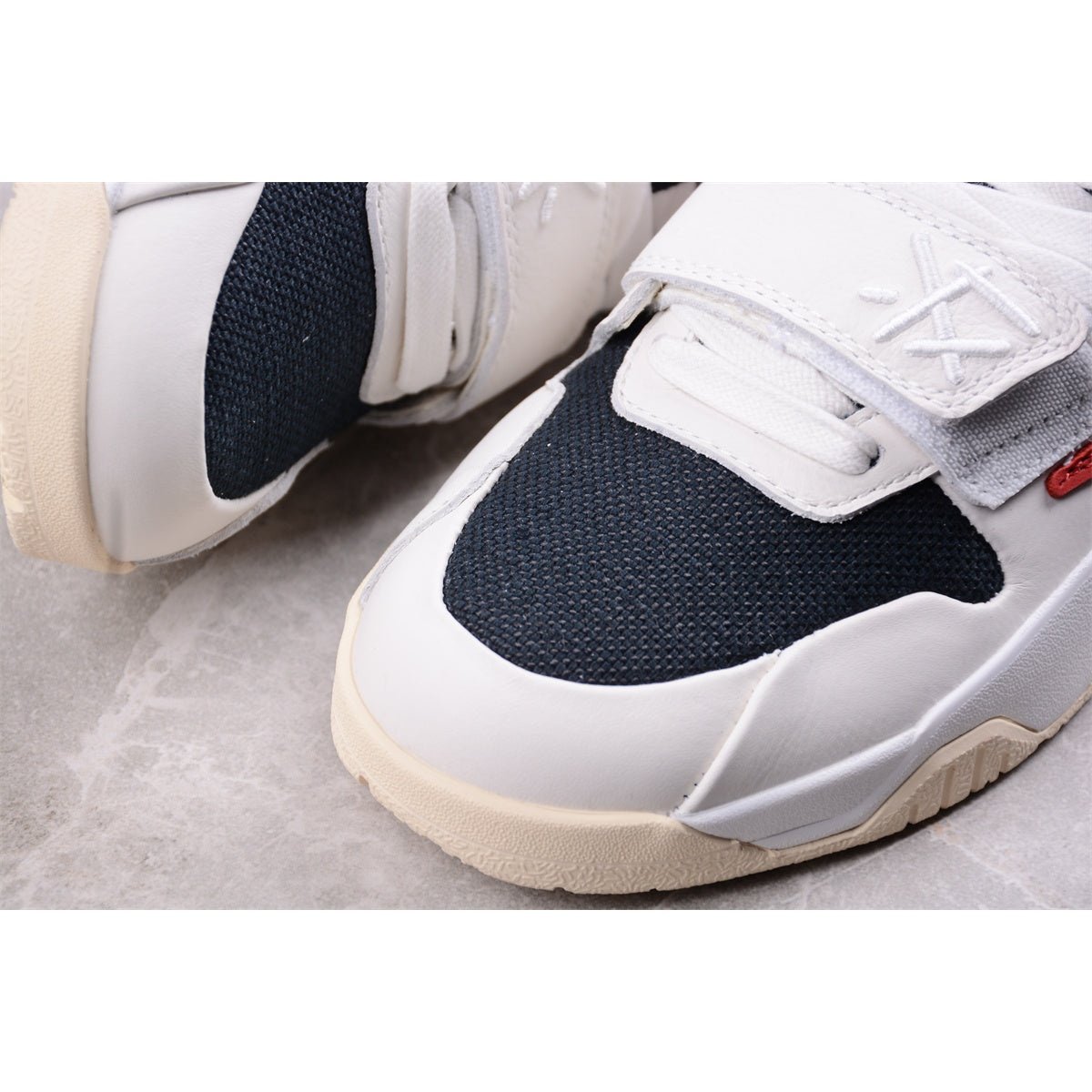 JORDAN Jumpman Jack Tr - University - Red Unisex Streetwear Limited Edition - Step into the spotlight with the Jordan Jumpman Jack TR x University Red, a dynamic