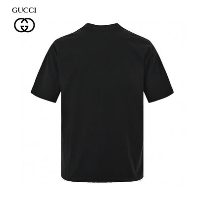 Gucci Interlocking Gg T-shirt - Black Unisex Streetwear Limited Edition - <span>This Gucci t-shirt features a sleek black design with an interlocking GG logo in red