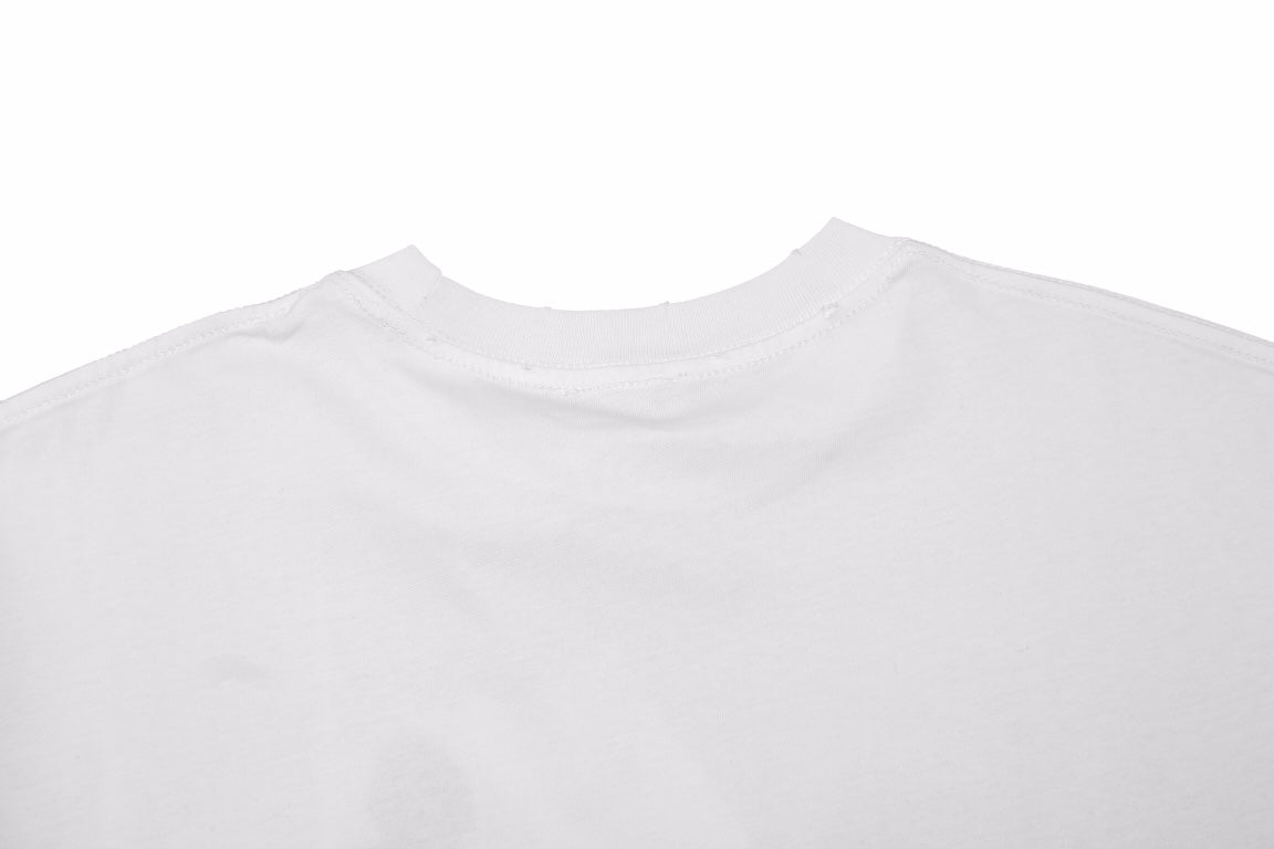 Dior Embroidered Lizard T-shirt - - White Unisex Streetwear Limited Edition - <span>This Dior t-shirt in white features a unique embroidered lizard design above the pocket, with