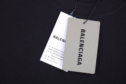 CAMISETA MINIMALISTA NEGRA DE BALENCIAGA
