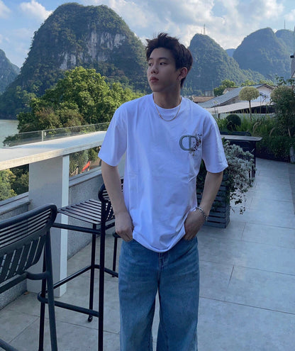 Camiseta Dior con el logo floral CD