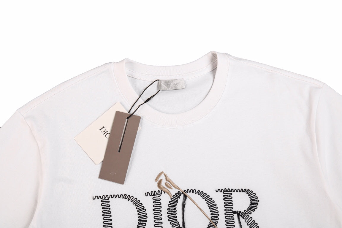 Dior T-shirt With Tools And Logo Design - Black Unisex Streetwear Limited Edition - <p dir='ltr'><span>This Dior t-shirt features a unique tools and logo design. It is white