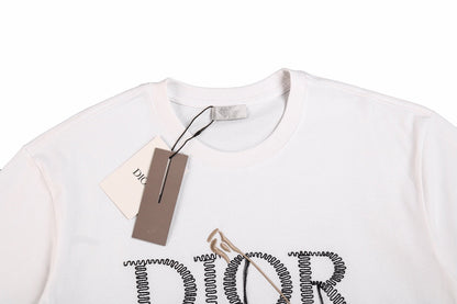 Dior T-shirt With Tools And Logo Design - Black Unisex Streetwear Limited Edition - <p dir='ltr'><span>This Dior t-shirt features a unique tools and logo design. It is white