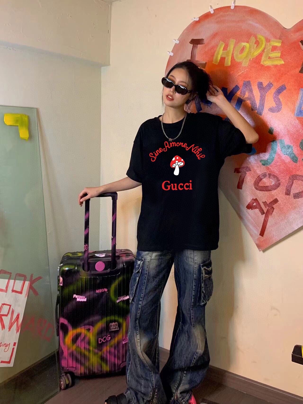 Camiseta gráfica de setas de Gucci