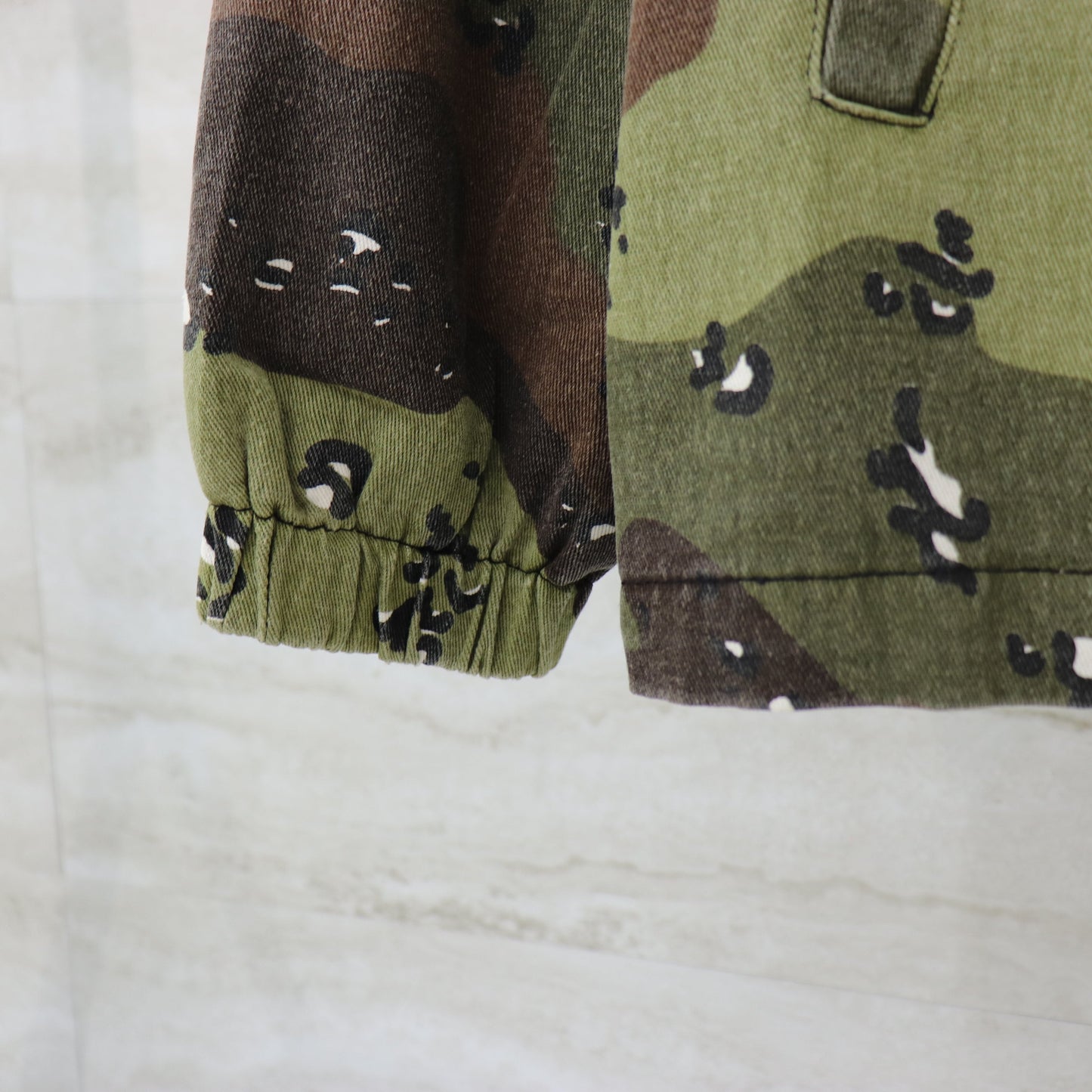 GALLERY Dept Hoodie - Red Unisex Streetwear Limited Edition - **Gallery Dept. Camouflage Jacket: Detailed Product Description** The Gallery Dept. Camouflage Jacket is a perfect
