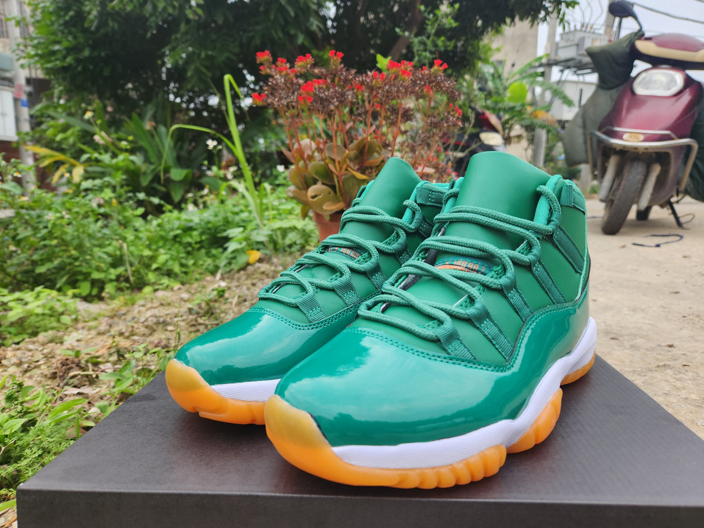 JORDAN 11 And Orange - Green Unisex Streetwear Limited Edition - The Air Jordan 11 'Green and Orange' is a bold and vibrant take on the