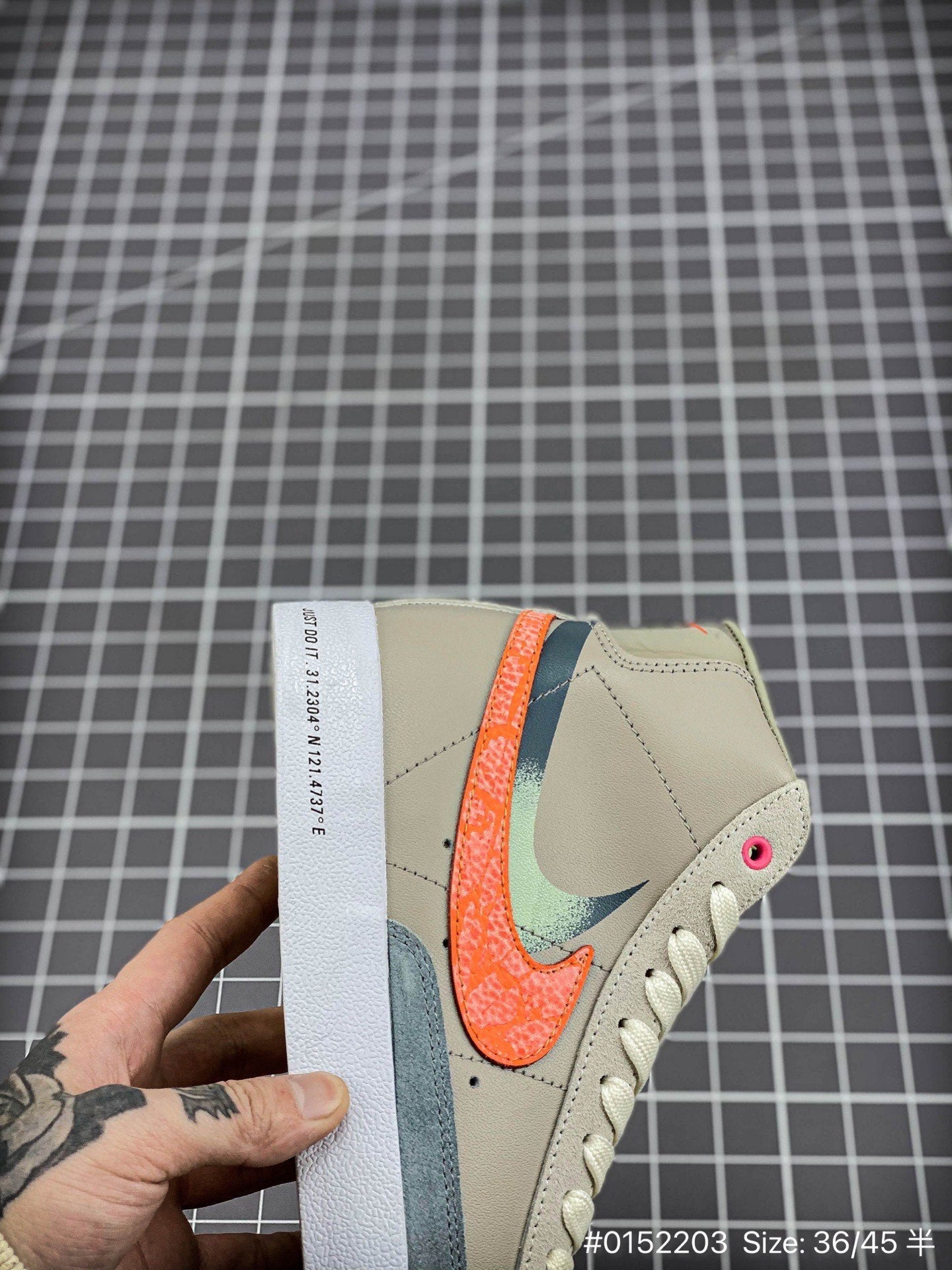Nike Blazer1977 'hu - White Unisex Streetwear Limited Edition - The Nike Blazer 1977 'H ' Reflective Crackle Print in Beige Grey is a stylish nod