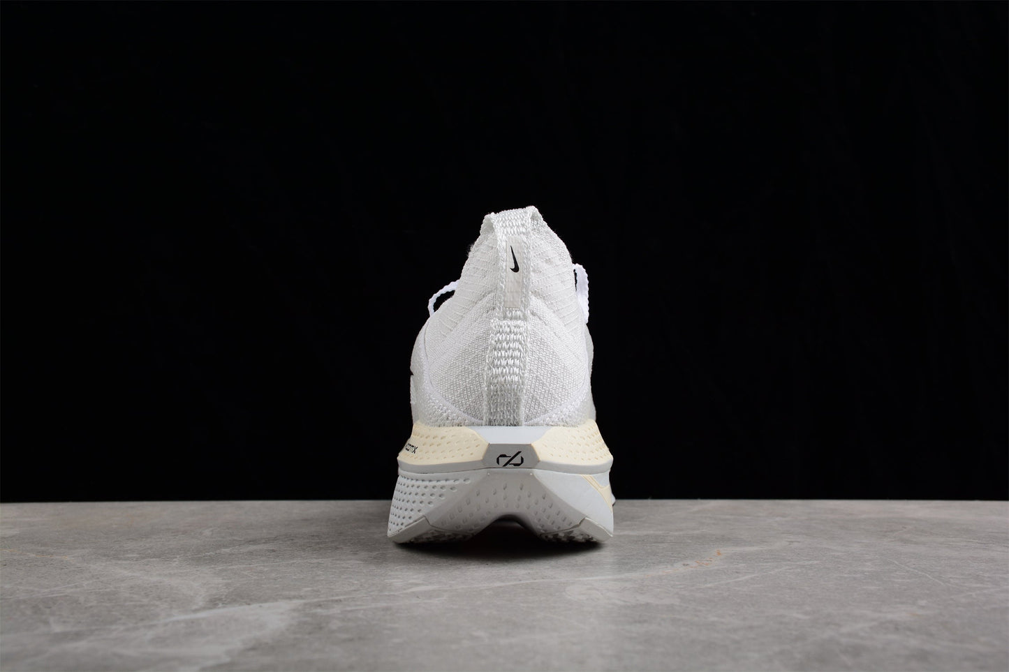 Zoom Alphafly Ne - T% 2 White And - Black Unisex Streetwear Limited Edition