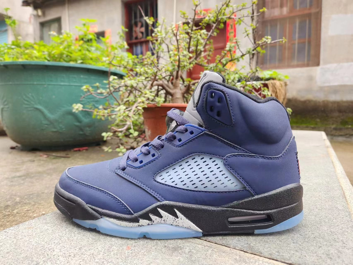 Jordan 5 Blue And - Black Unisex Streetwear Limited Edition - Elevate your sneaker collection with the Air Jordan 5 in a sleek navy blue and
