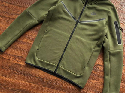 NIKE TECH FLEECE HOODIE x OLIVE GREEN