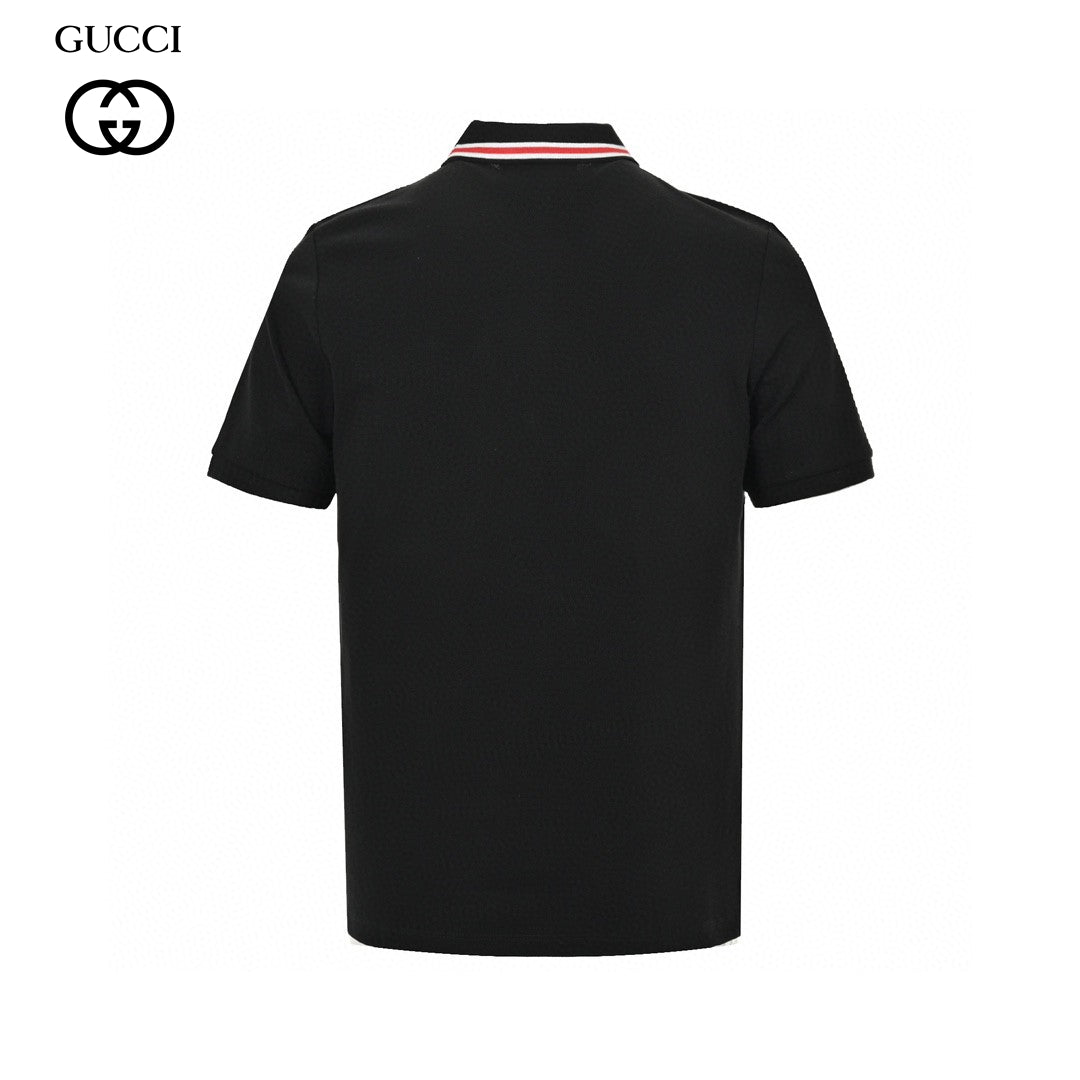 Polo con logo de llamas de Gucci