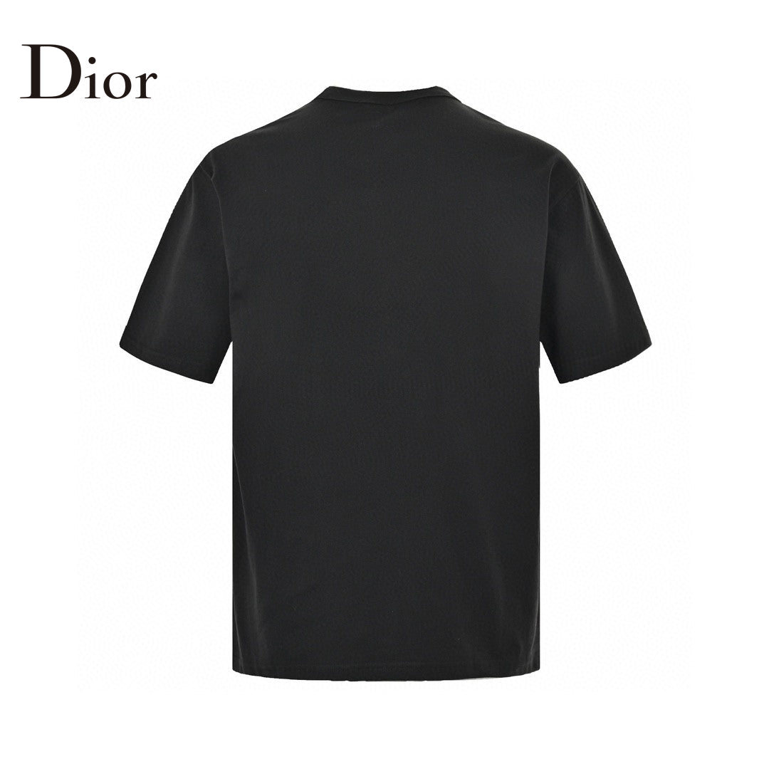 Dior T-shirt - Multicolor Vertical Logo - Black Unisex Streetwear Limited Edition - <span>This Dior t-shirt features a stylish black base with a vibrant multicolor 'DIOR' logo repeated