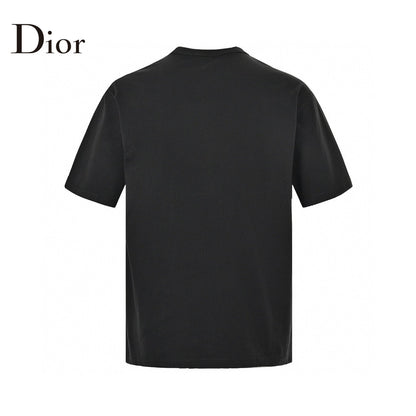 Dior T-shirt - Multicolor Vertical Logo - Black Unisex Streetwear Limited Edition - <span>This Dior t-shirt features a stylish black base with a vibrant multicolor 'DIOR' logo repeated