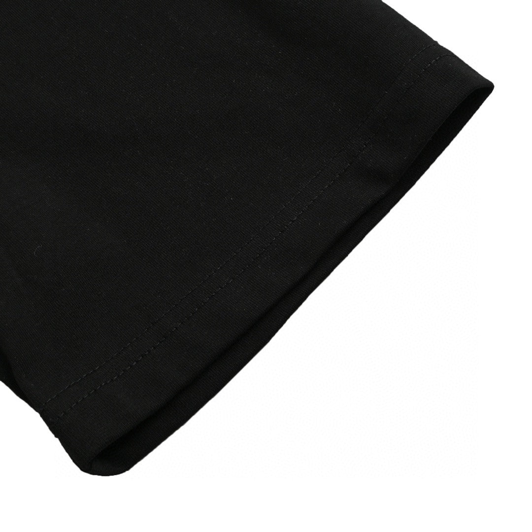 Camiseta negra Gucci con estampado de corazón