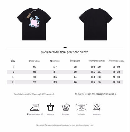 Camiseta Dior con diseño gráfico floral