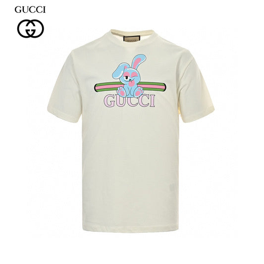Gucci Bunny Graphic T-shirt - Red Unisex Streetwear Limited Edition - <span>This Gucci t-shirt features a playful graphic design with a blue bunny on a green