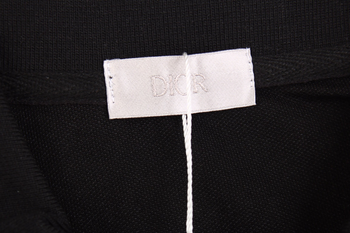 Polo Dior con diseño de logotipo floral