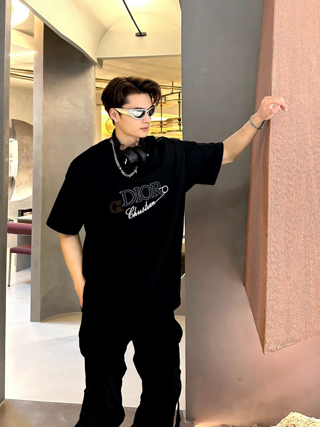 Camiseta negra gráfica Dior Christian