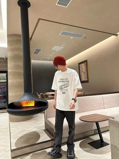 Camiseta Balenciaga - Logotipo en la espalda