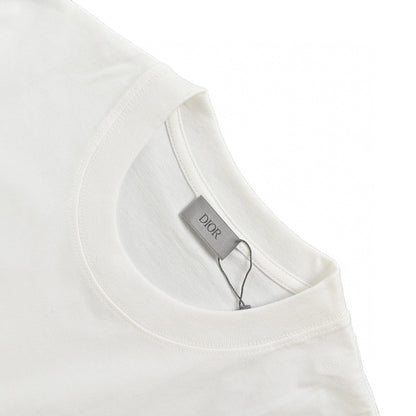 Dior 1947 Signature T-shirt - White Unisex Streetwear Limited Edition - This Dior t-shirt features the signature of Christian Dior along with the year 1947, printed