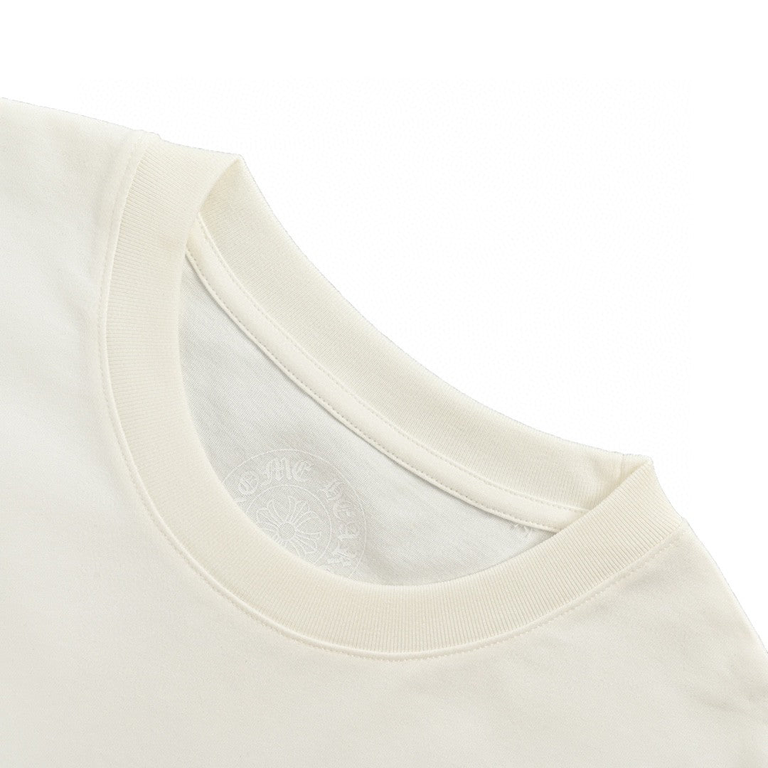 Gucci Hearts Floral Pocket T-shirt - White Unisex Streetwear Limited Edition - This Gucci Hearts t-shirt features a distinctive floral emblem on the chest pocket. The shirt