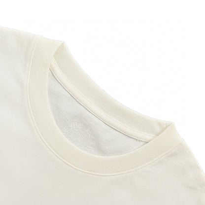Gucci Hearts Floral Pocket T-shirt - White Unisex Streetwear Limited Edition - This Gucci Hearts t-shirt features a distinctive floral emblem on the chest pocket. The shirt