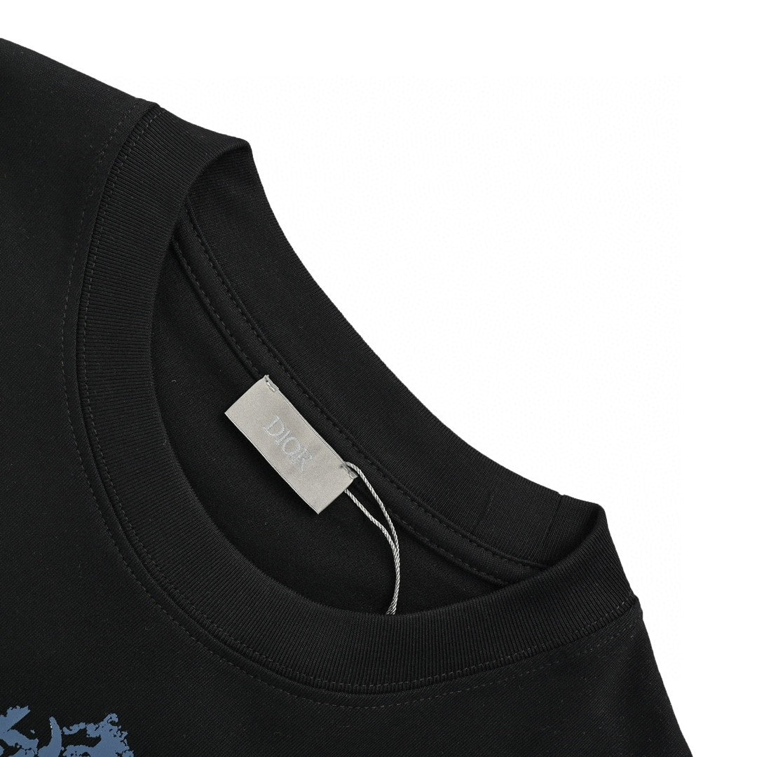 Dior Monogram Motif T-shirt (black) Unisex Streetwear Limited Edition - Add a touch of luxury to your casual wardrobe with the Dior Monogram Motif T-Shirt