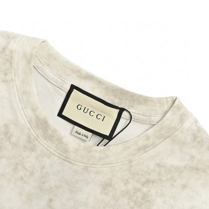 Camiseta Gucci con logo desgastado