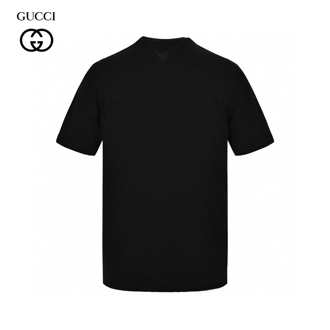 Gucci Dragon Graphic T-shirt - Black Unisex Streetwear Limited Edition - <span>This Gucci t-shirt features a vibrant dragon graphic on the front. The colorful design includes