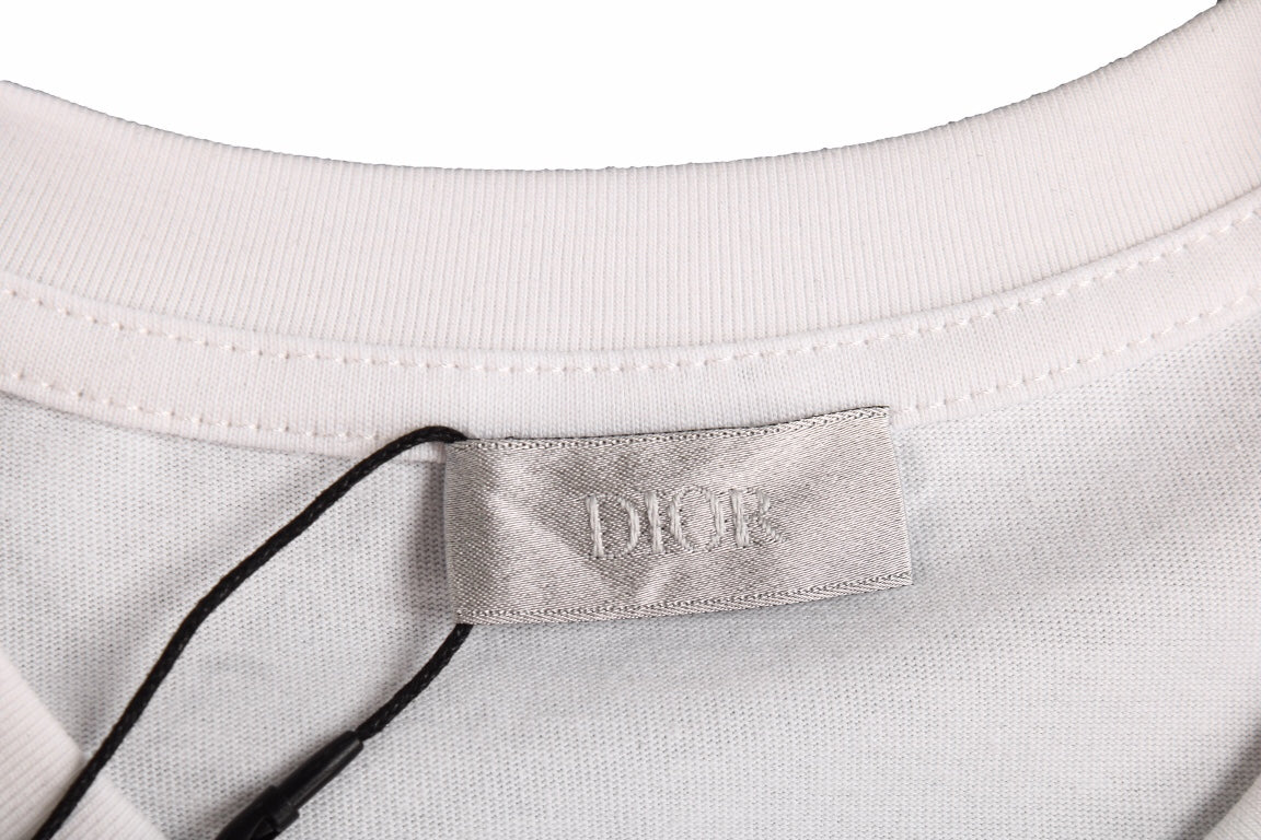 Dior T-shirt With Tools And Logo Design - Black Unisex Streetwear Limited Edition - <p dir='ltr'><span>This Dior t-shirt features a unique tools and logo design. It is white