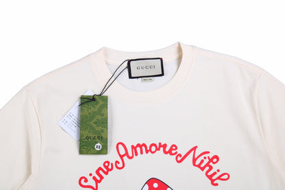 Camiseta Gucci con estampado de setas (Crema)