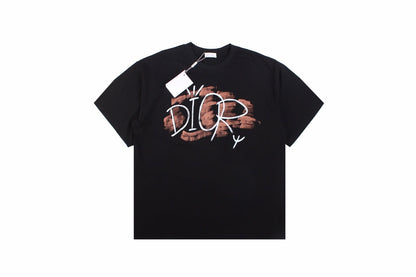 Dior T-shirt With Artistic Logo Design - Black Unisex Streetwear Limited Edition - <p dir='ltr'><span>This Dior t-shirt features an artistic logo design. It is black with white