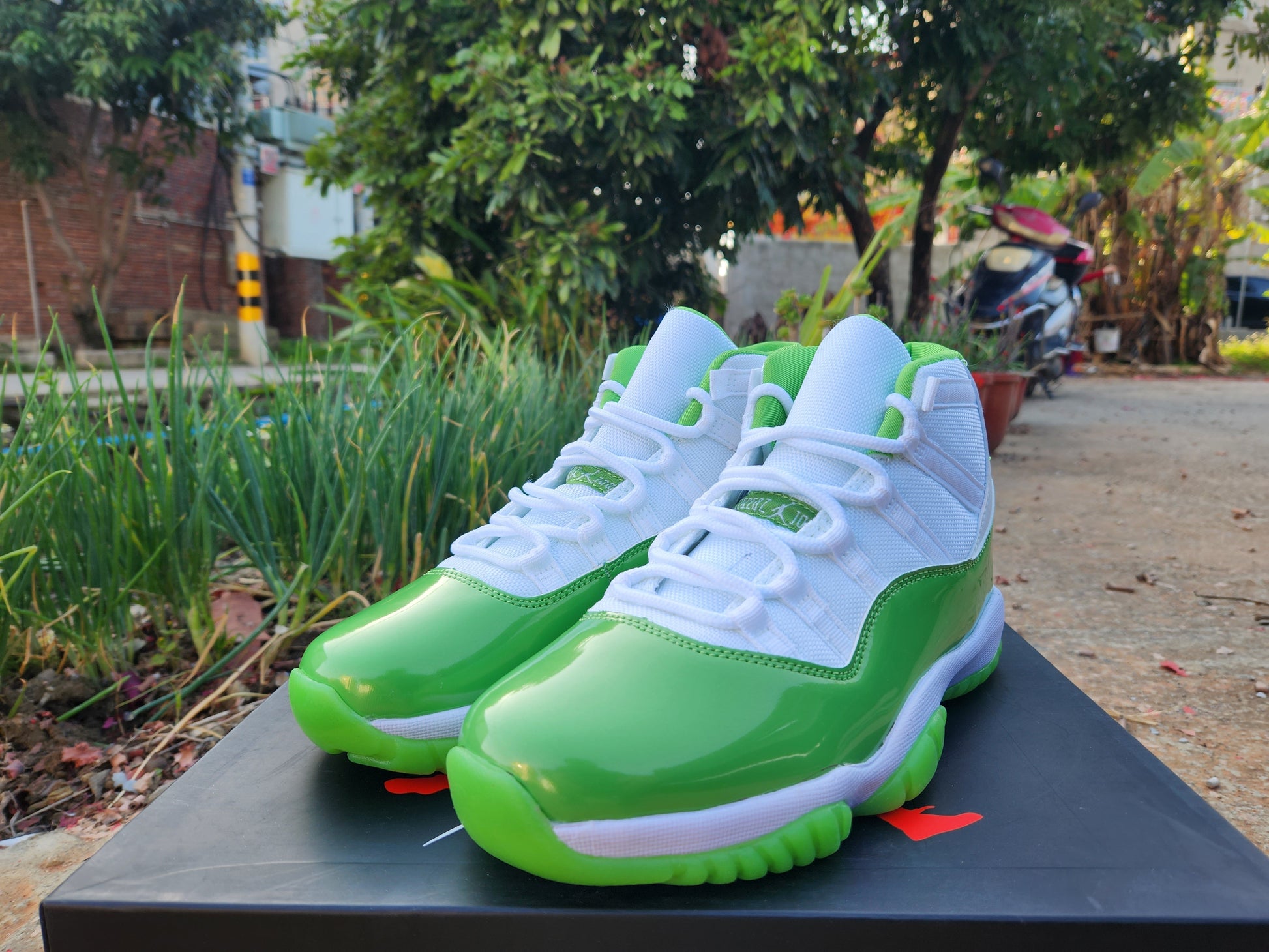 JORDAN 11 Green And - White Unisex Streetwear Limited Edition - The Air Jordan 11 in this eye-catching green and white colorway is a vibrant twist